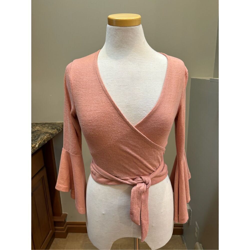 Revamped NWT juniors S poly-rayon 3/4 Bell sleeve blush pink 3/4 tie waist crop